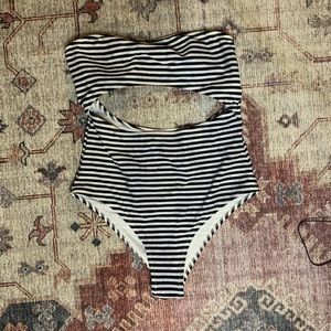 Cupshe Swim Suit